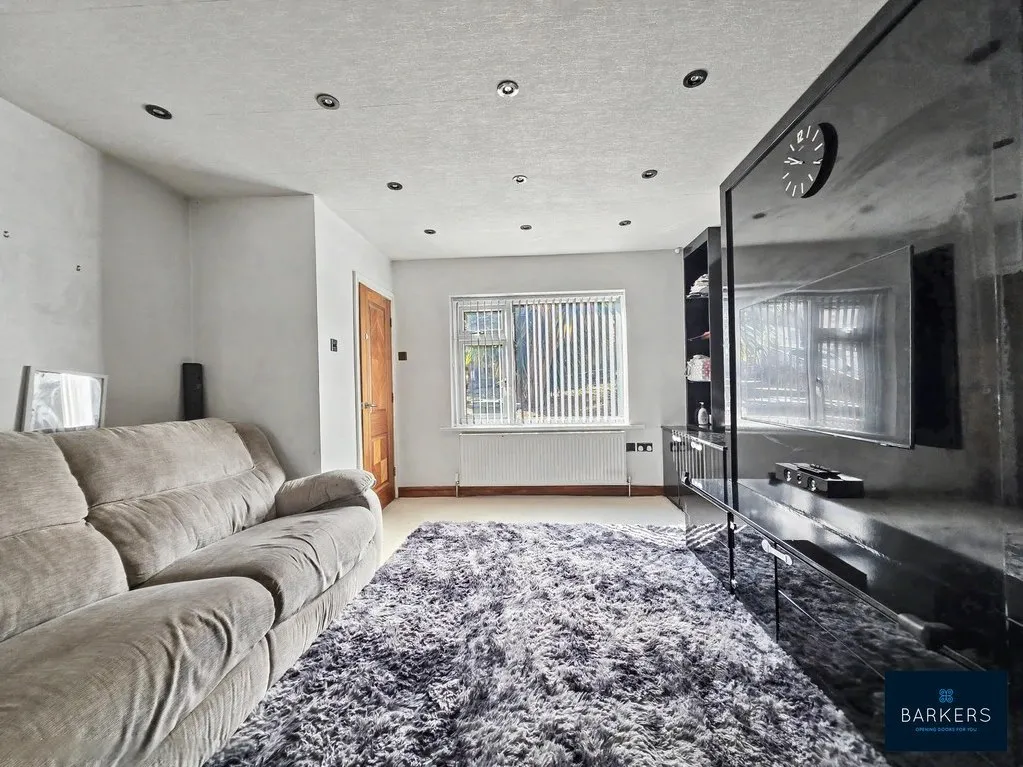 Throstle Nest, Batley WF17 7SN, photo 7