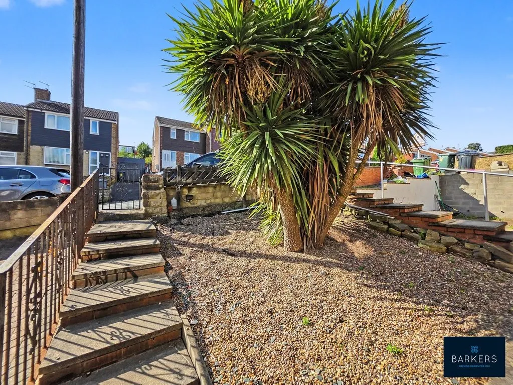 Throstle Nest, Batley WF17 7SN, photo 15