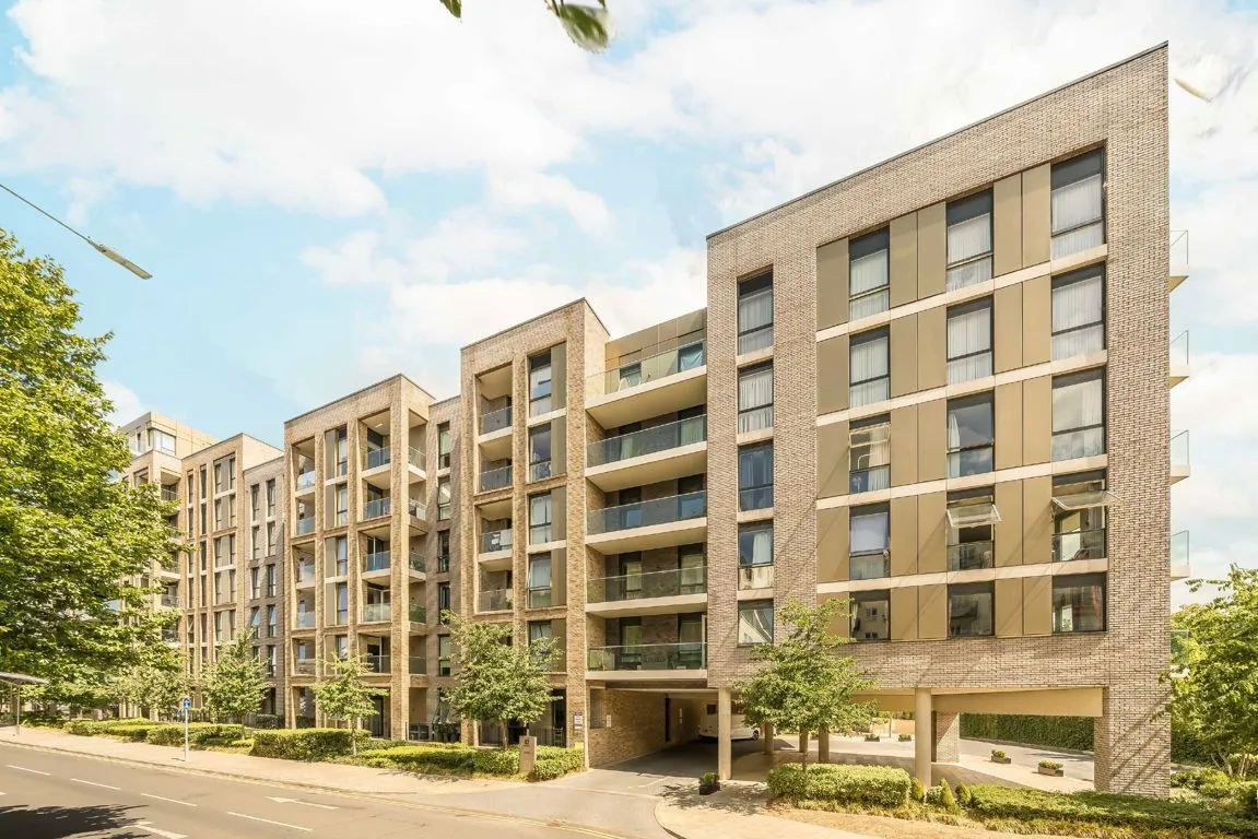 2 bed property for sale, Queenshurst Square, KT2