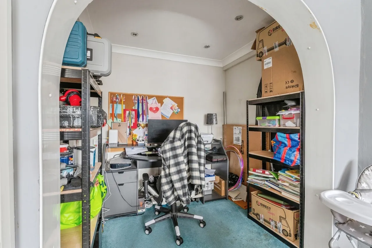 Maytree Close, Rainham, RM13, photo 13