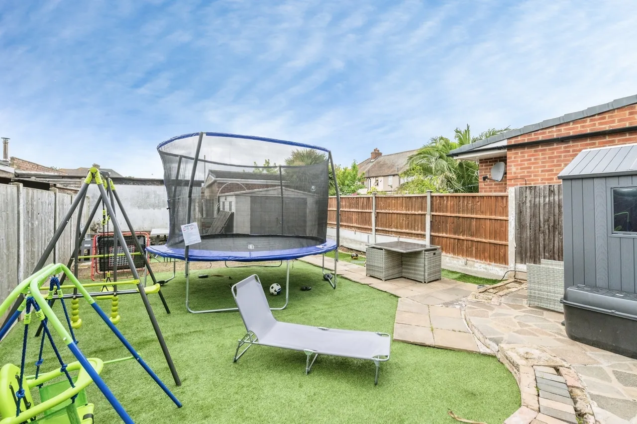Maytree Close, Rainham, RM13, photo 6