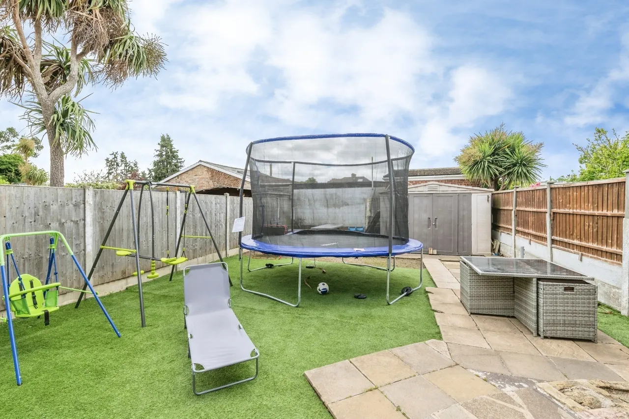 Maytree Close, Rainham, RM13, photo 14