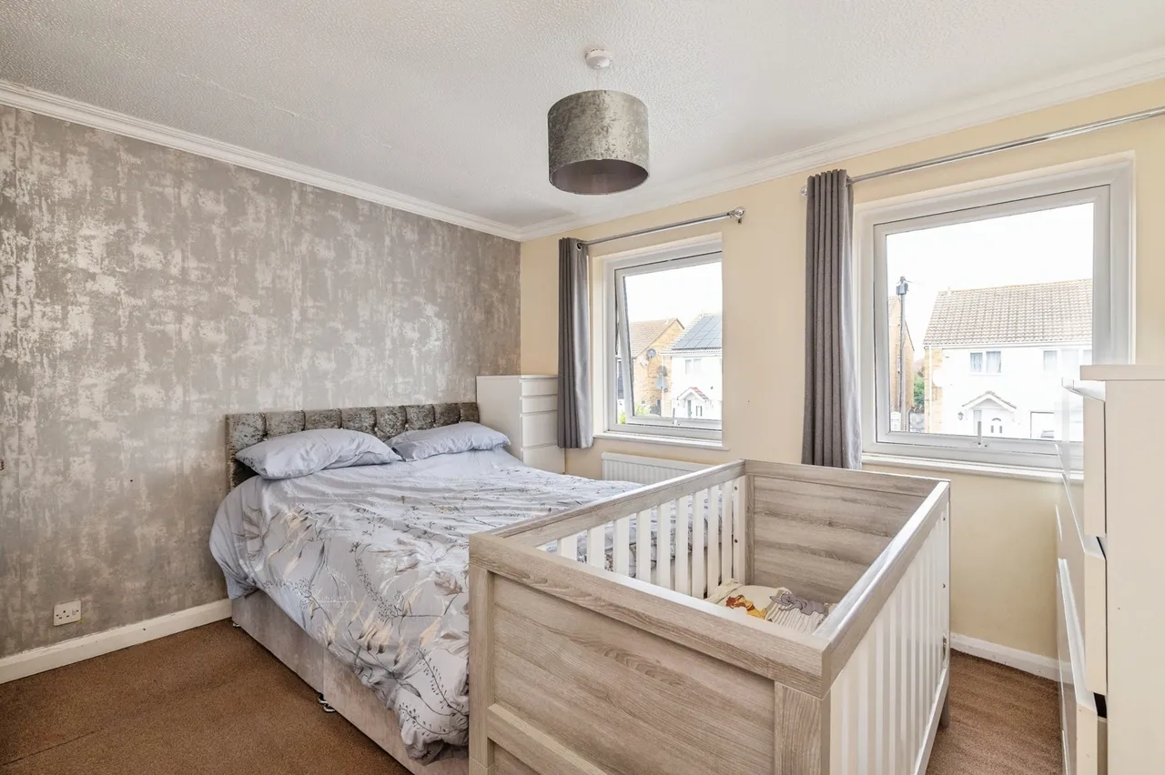 Maytree Close, Rainham, RM13, photo 2