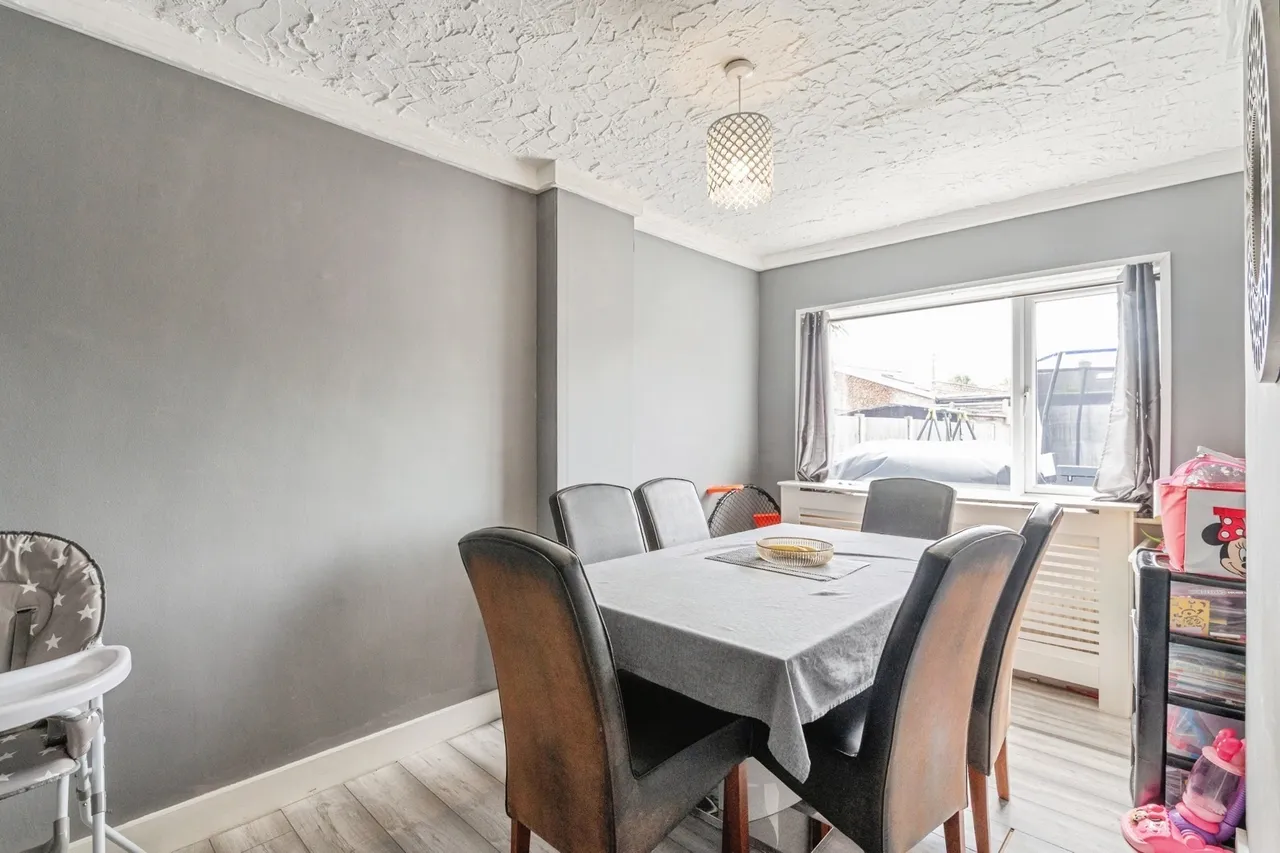 Maytree Close, Rainham, RM13, photo 7