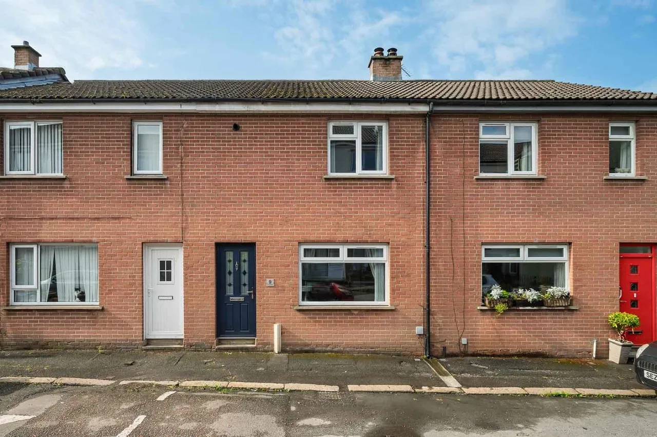 2 bed house for sale, Spencer Street, holywood, BT18