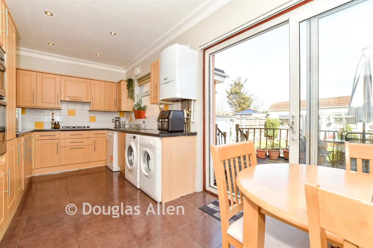 Upper Rainham Road, Hornchurch, RM12, photo 7