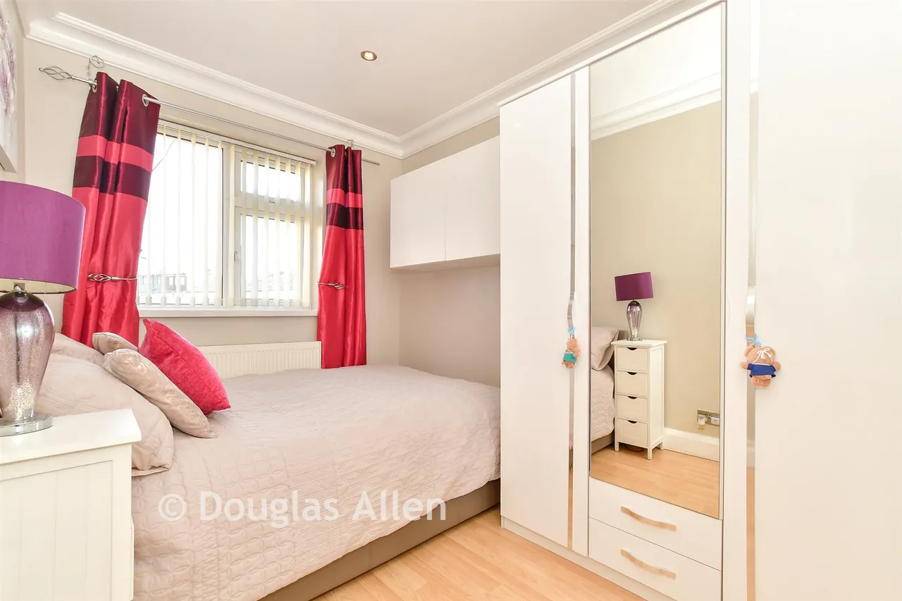 Upper Rainham Road, Hornchurch, RM12, photo 17
