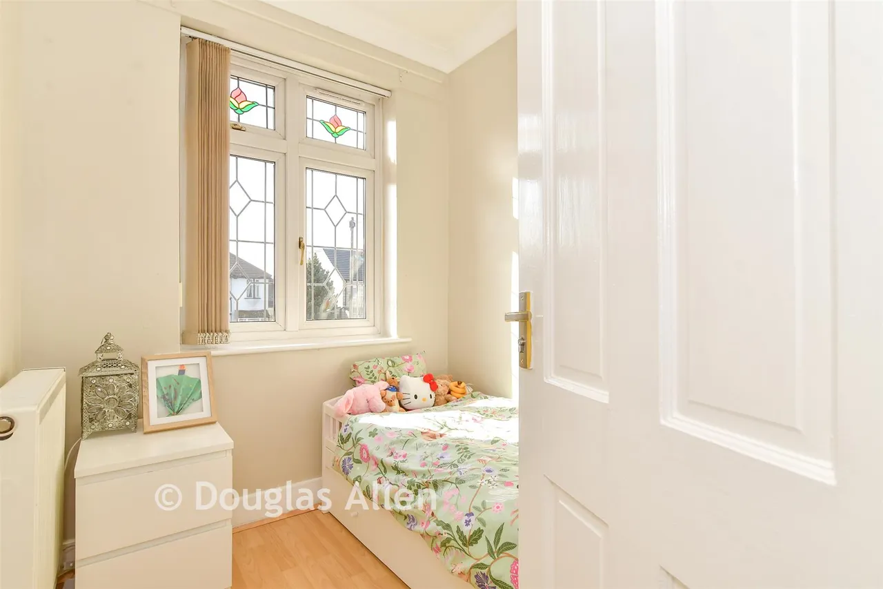 Upper Rainham Road, Hornchurch, RM12, photo 18