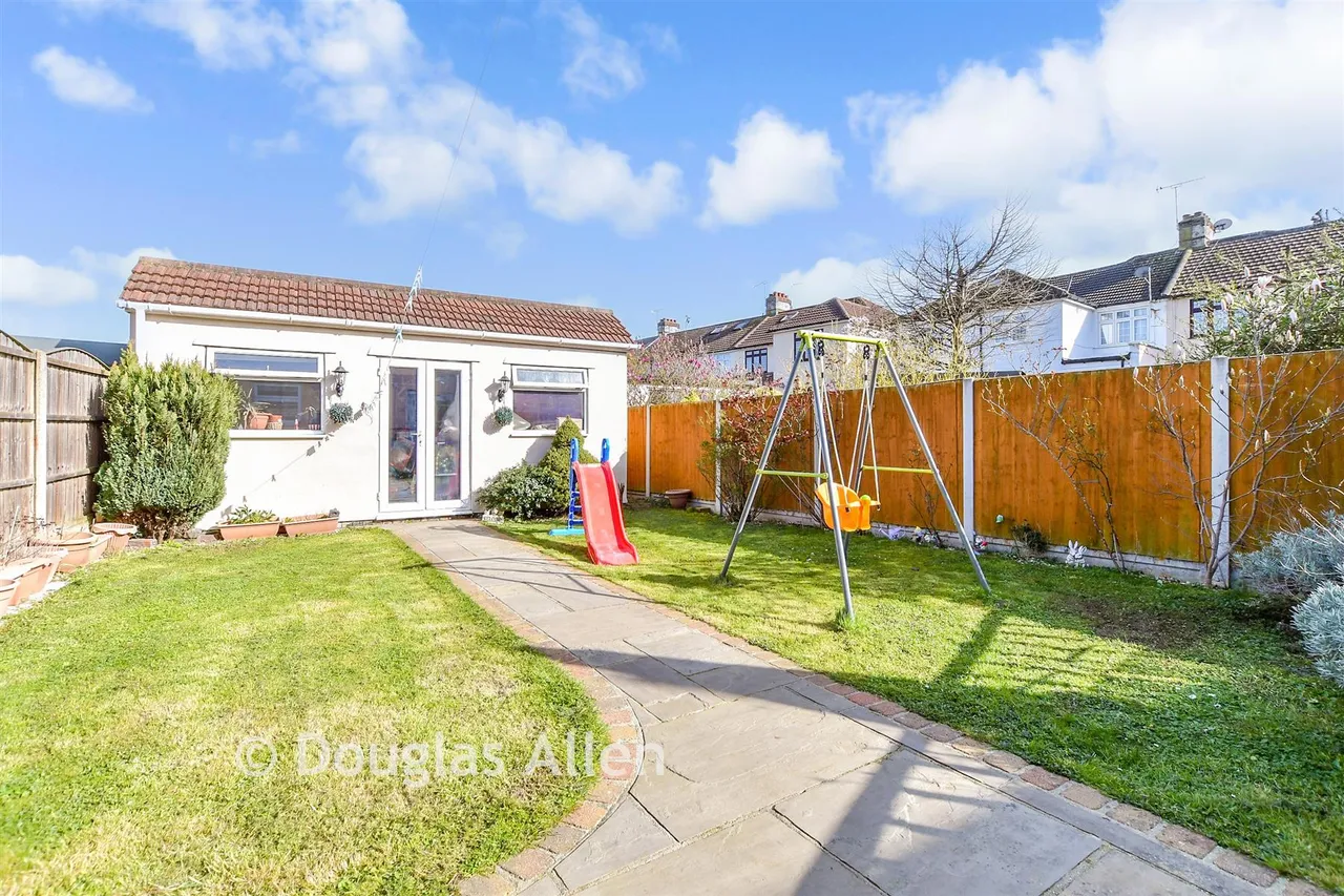 Upper Rainham Road, Hornchurch, RM12, photo 20
