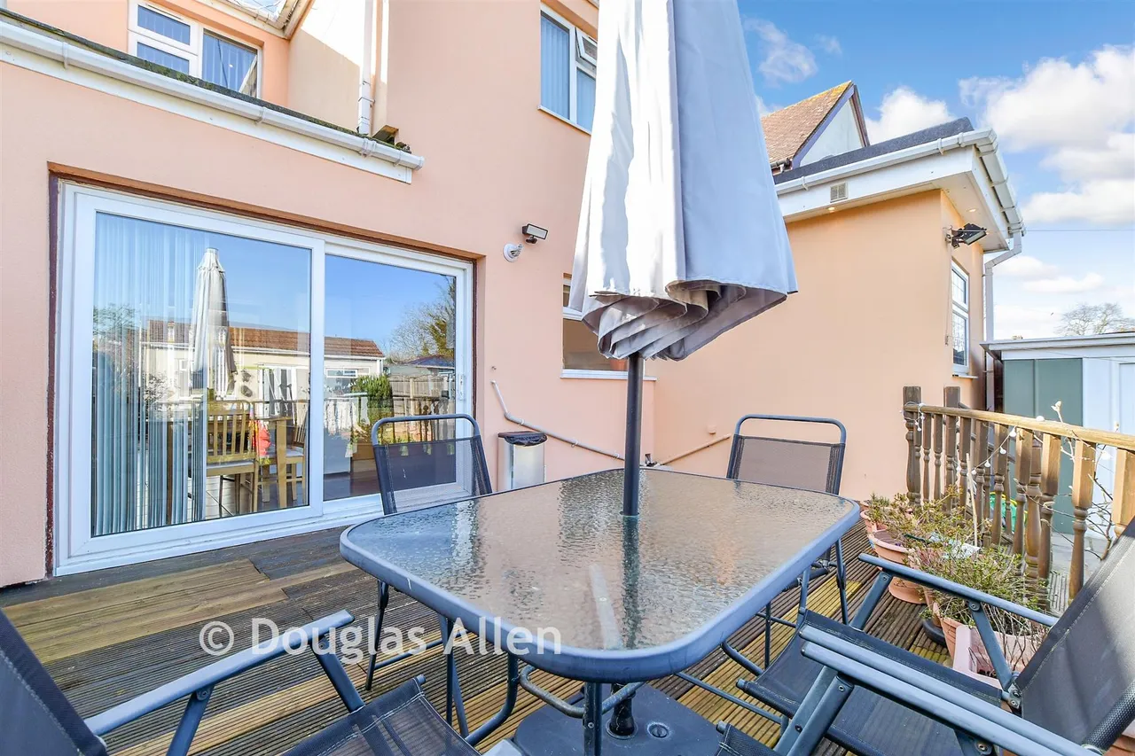 Upper Rainham Road, Hornchurch, RM12, photo 21