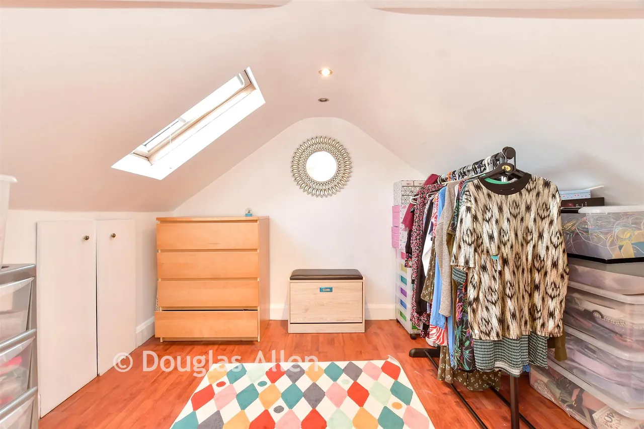 Upper Rainham Road, Hornchurch, RM12, photo 19