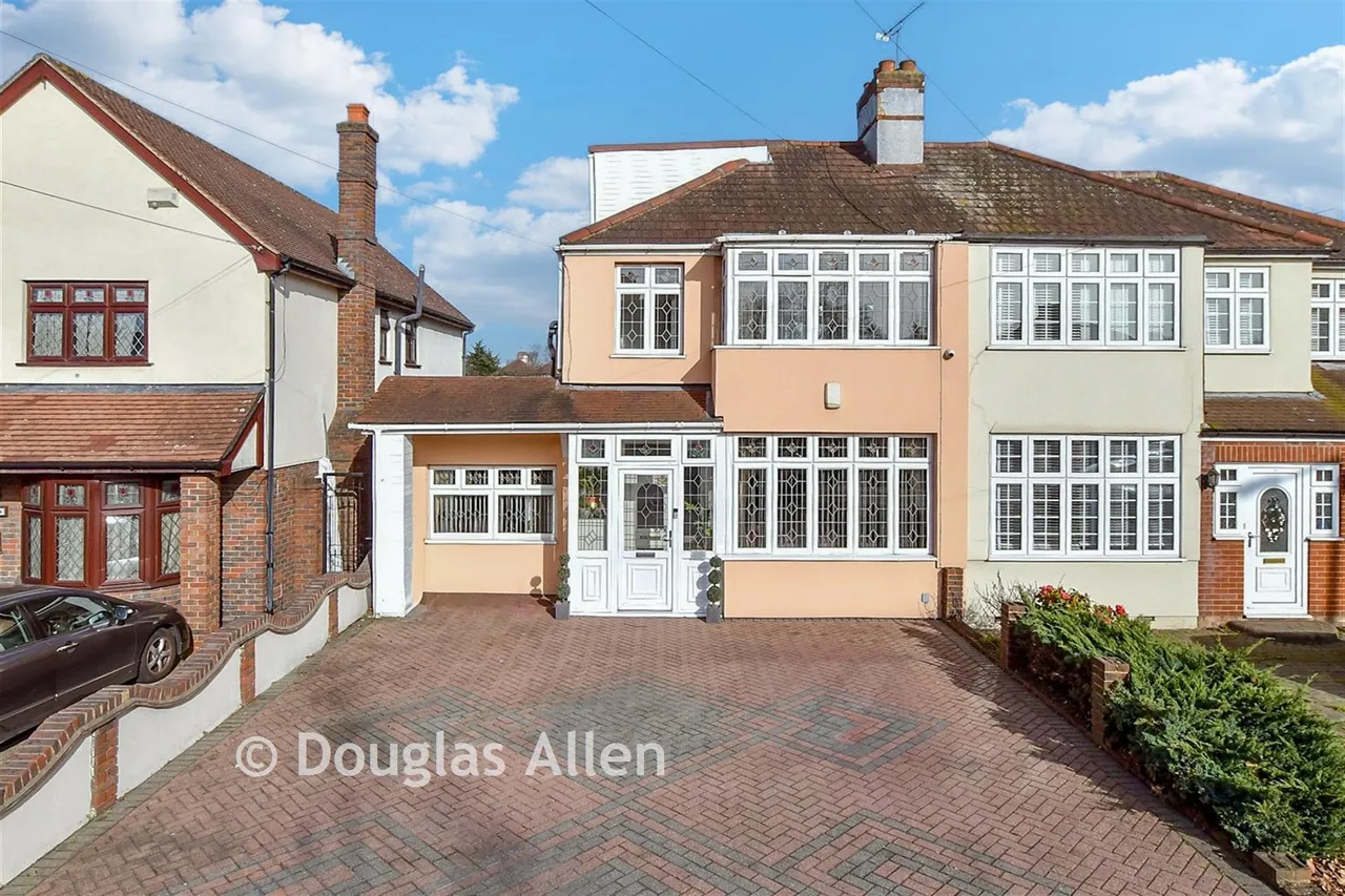 5 bed house for sale, Upper Rainham Road, Hornchurch, RM12