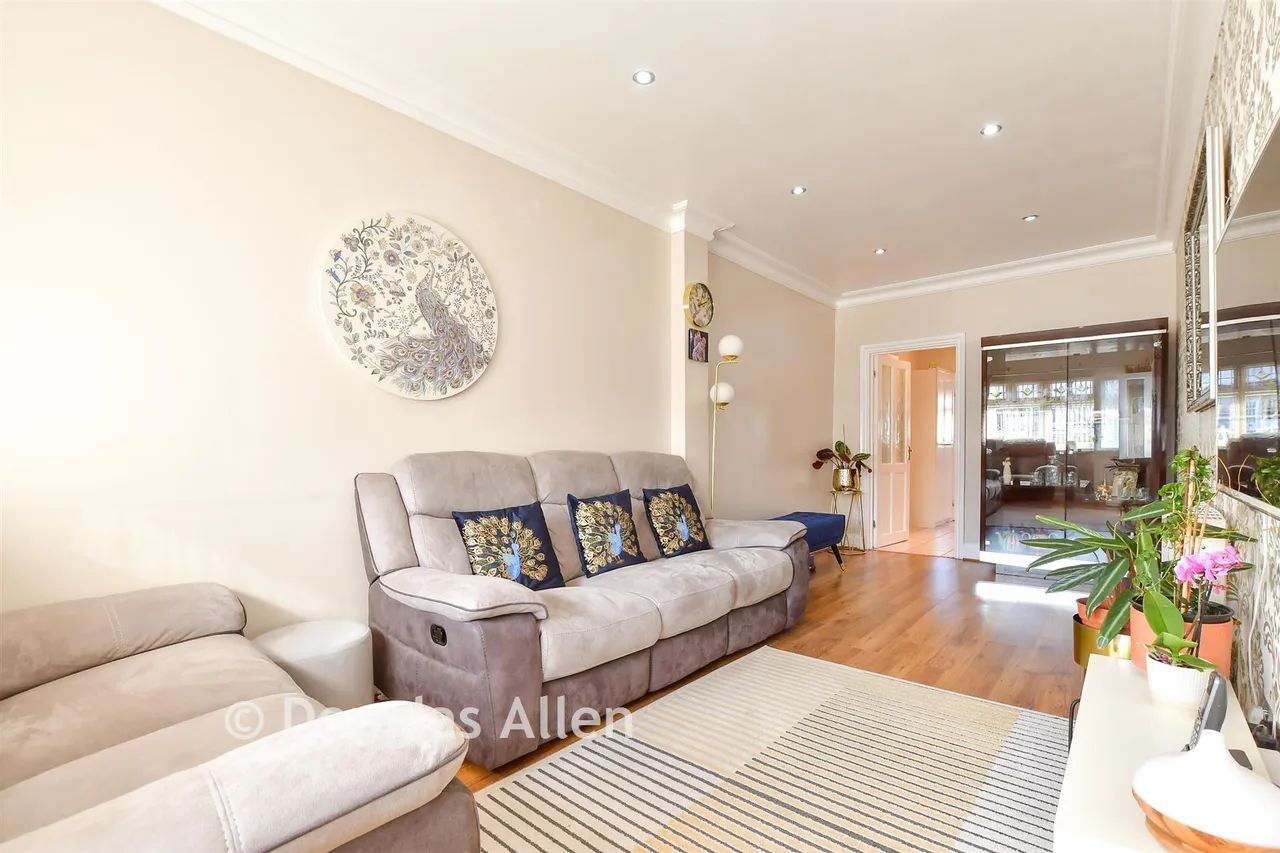 Upper Rainham Road, Hornchurch, RM12, photo 8