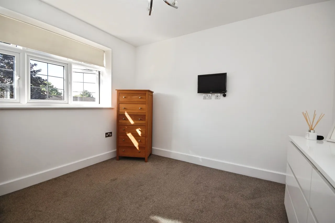 Priory Road, Romford, RM3, photo 17