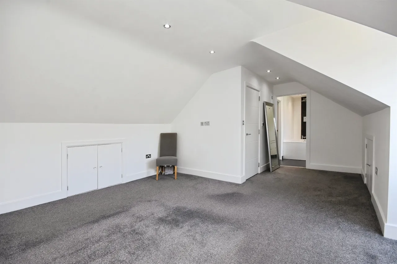 Priory Road, Romford, RM3, photo 20