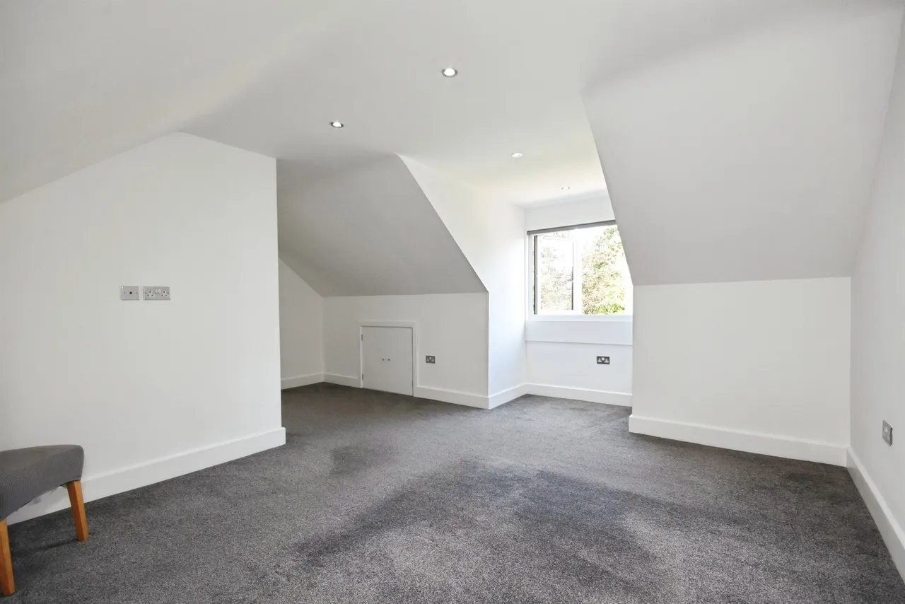 Priory Road, Romford, RM3, photo 19