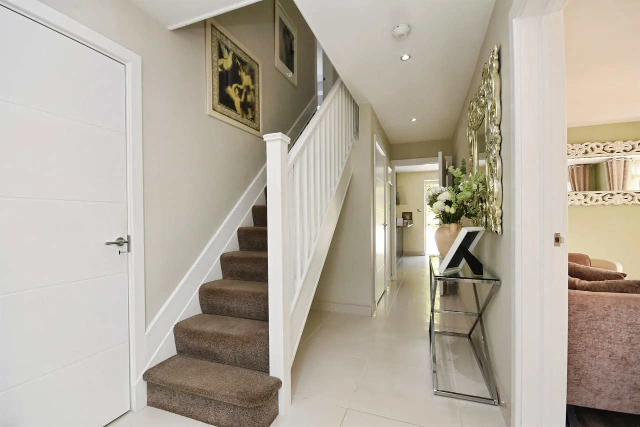 Priory Road, Romford, RM3, photo 10