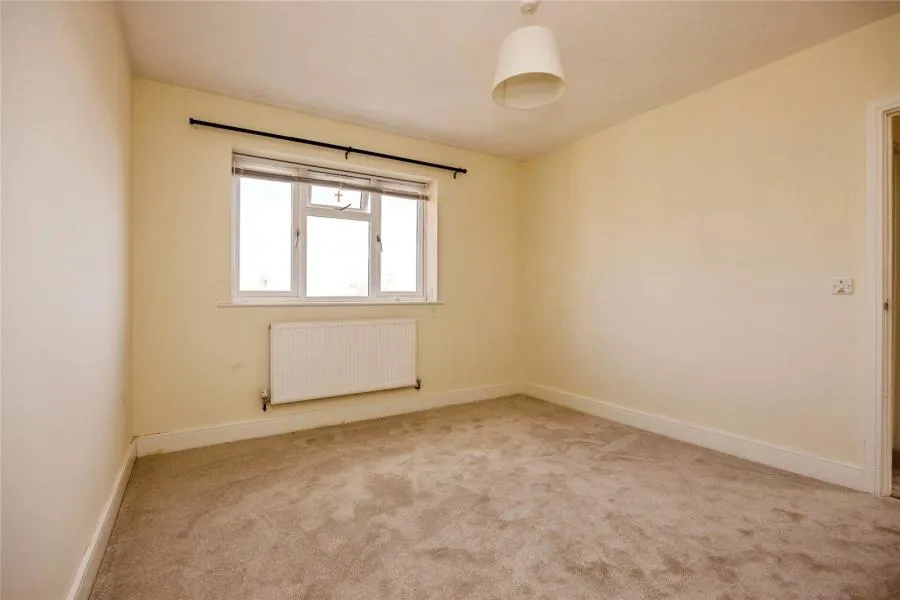 Samson Close, GU11, photo 7