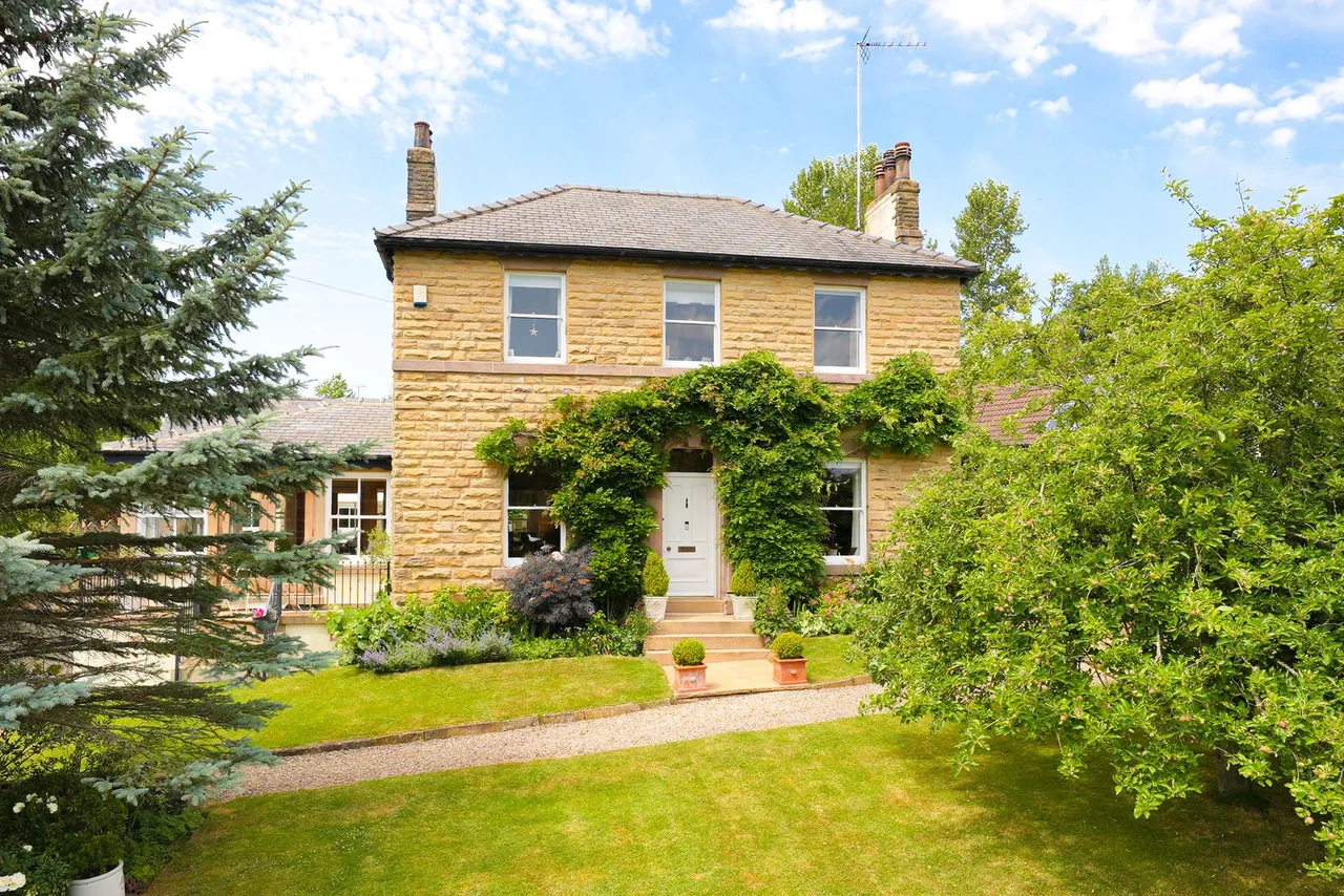 5 bed house for sale, Laburnum House, Shaw Mills, HG3