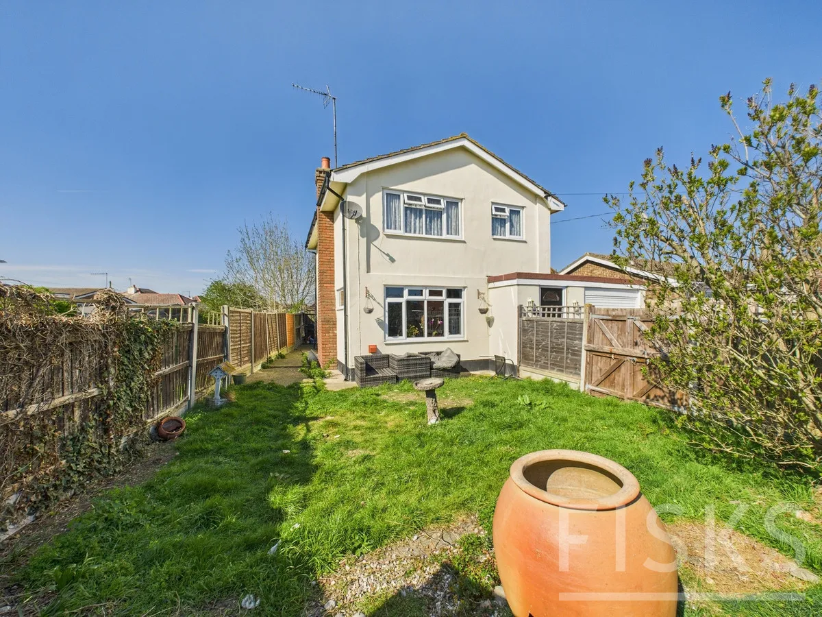3 bed property for sale, Caro Road, Canvey Island, SS8