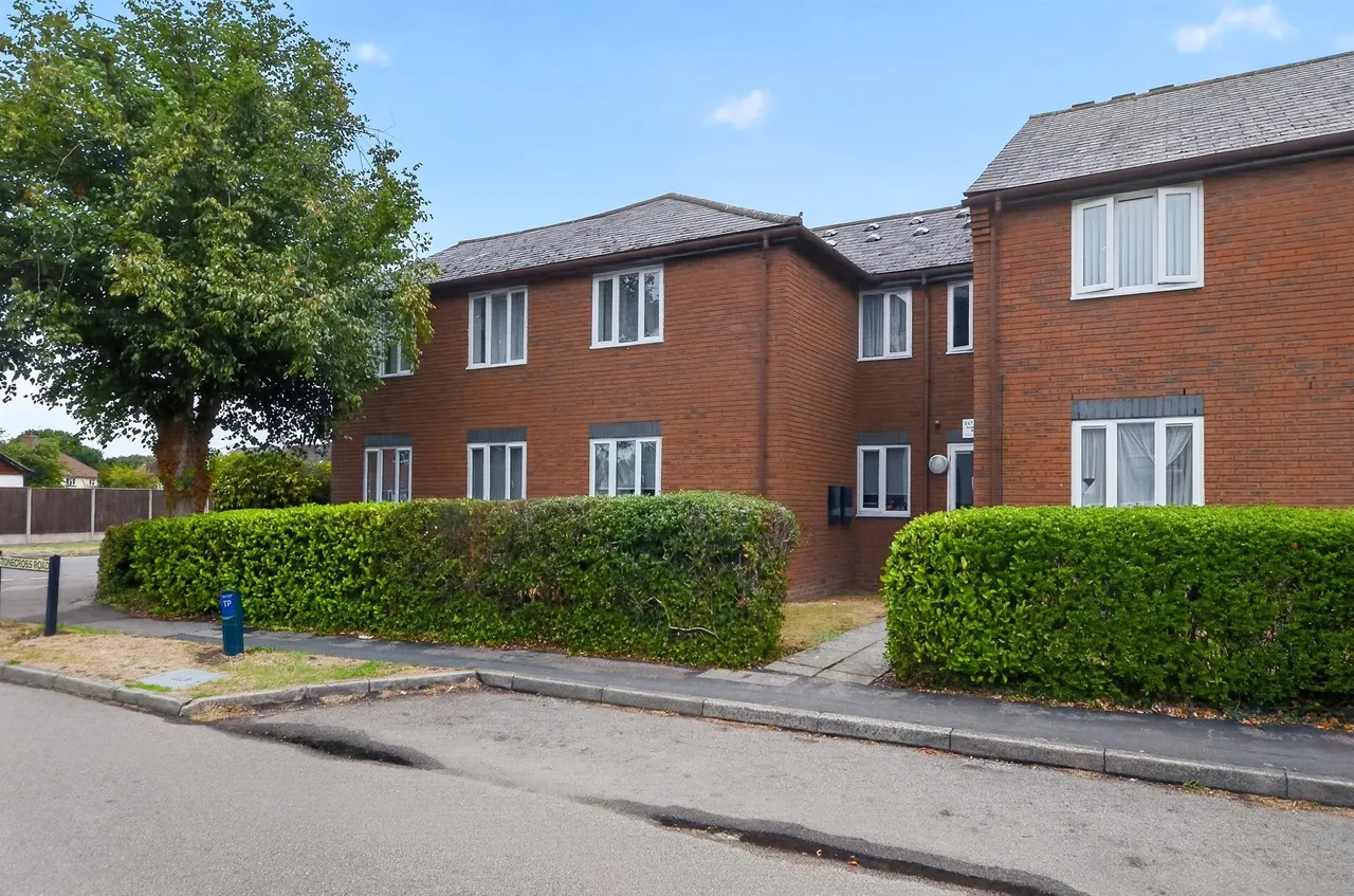 2 bed flat for sale — Stonecross Road, Hatfield