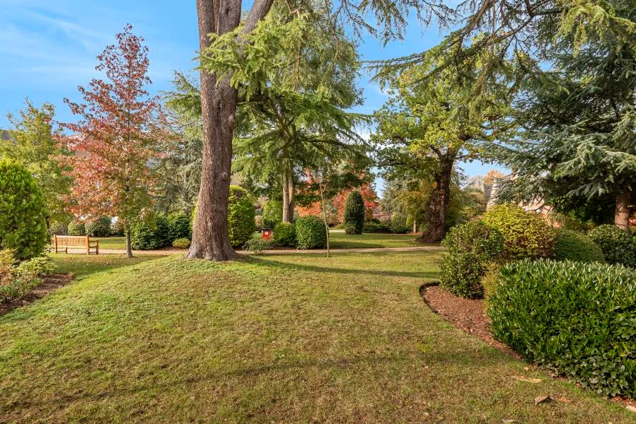 Virginia Water, GU25 4TA, photo 10