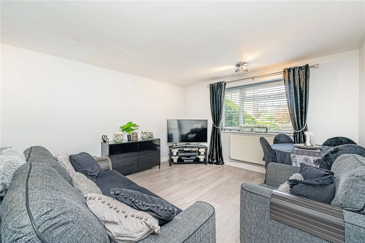 Rushbury Court, 125 Station Road, Hampton, TW12 2DD, photo 2