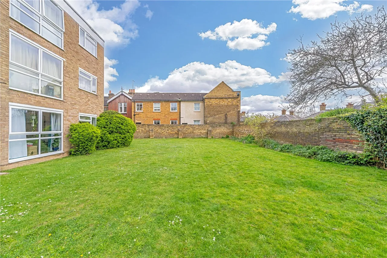 Rushbury Court, 125 Station Road, Hampton, TW12 2DD, photo 6