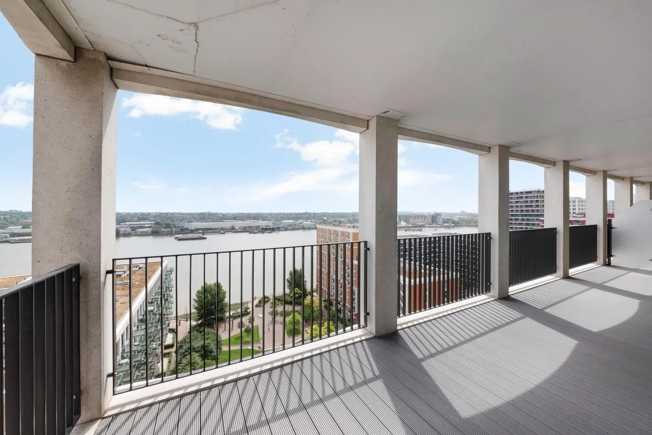Pinnacle House, Royal Wharf, E16, photo 11