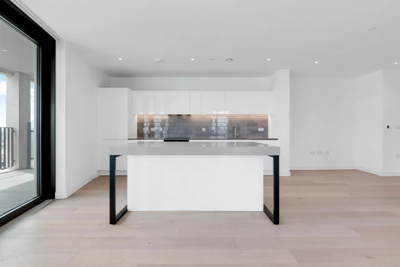Pinnacle House, Royal Wharf, E16, photo 4