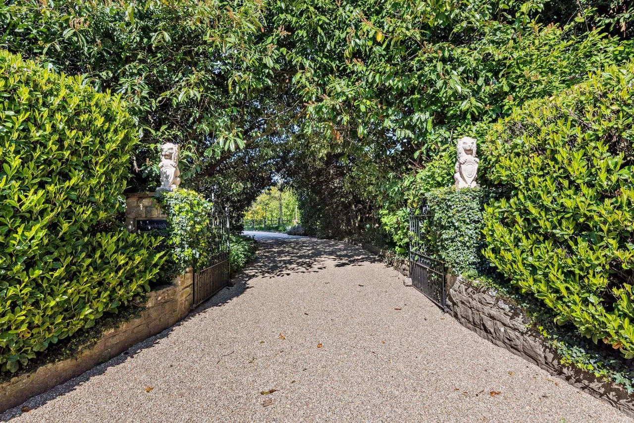 Tower Hill, Horsham, West Sussex, RH13 0AQ, photo 12
