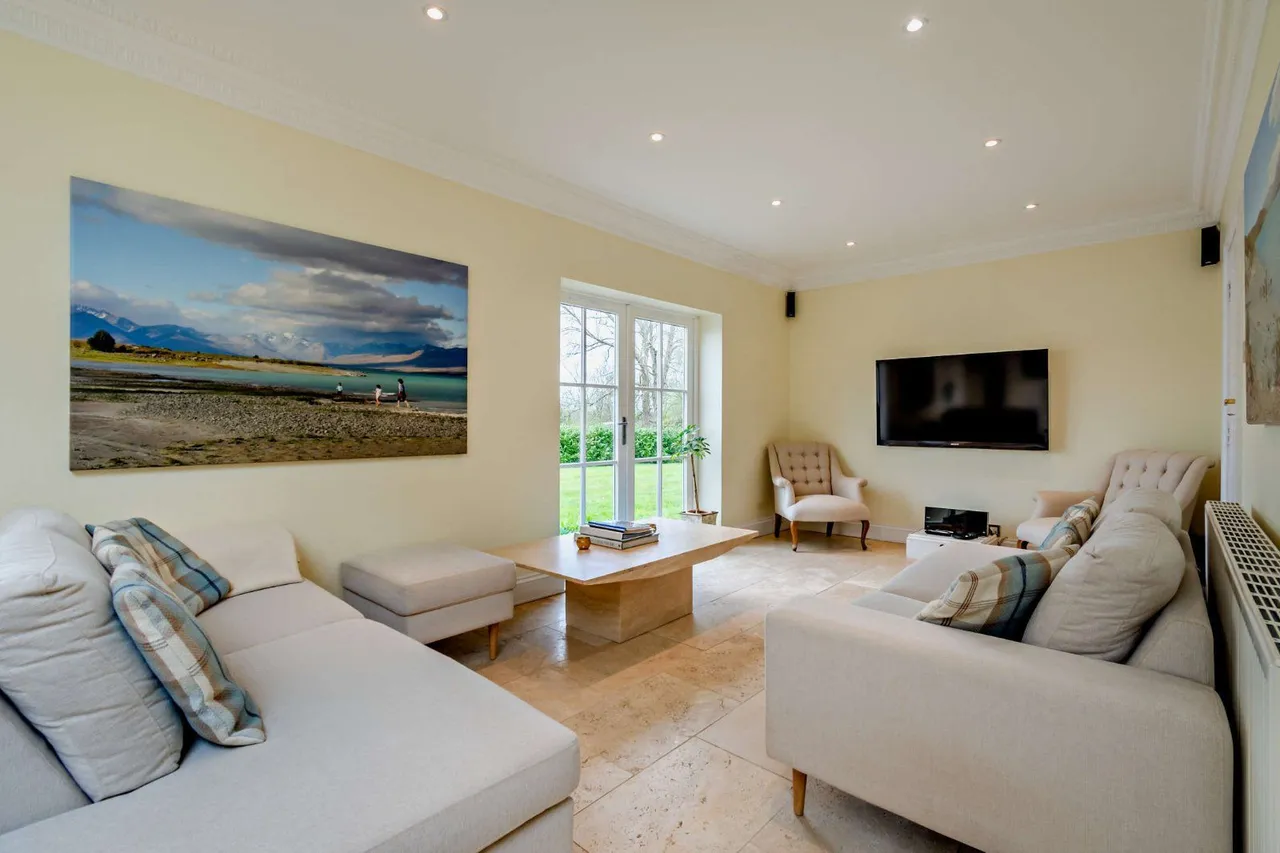 Tower Hill, Horsham, West Sussex, RH13 0AQ, photo 9