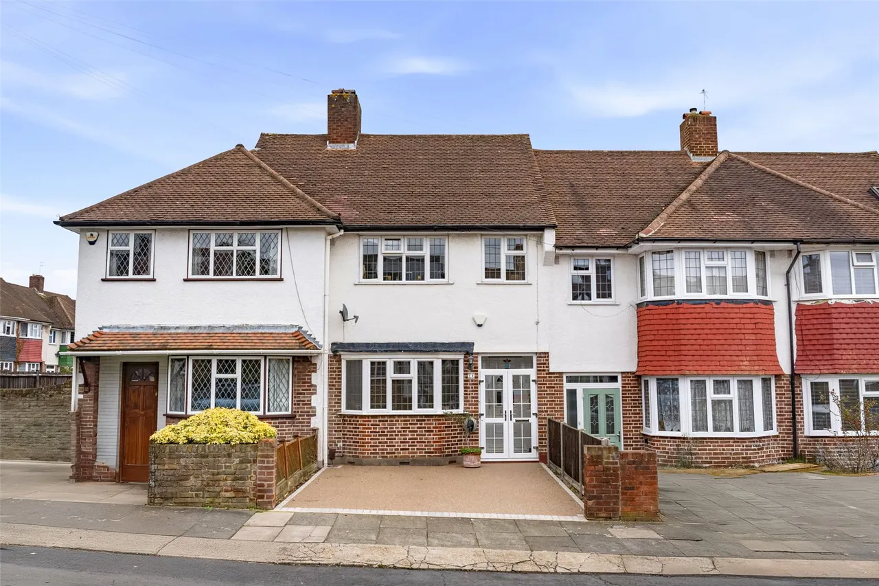 3 bed house for sale — Gloucester Road, Twickenham, TW2 6NG