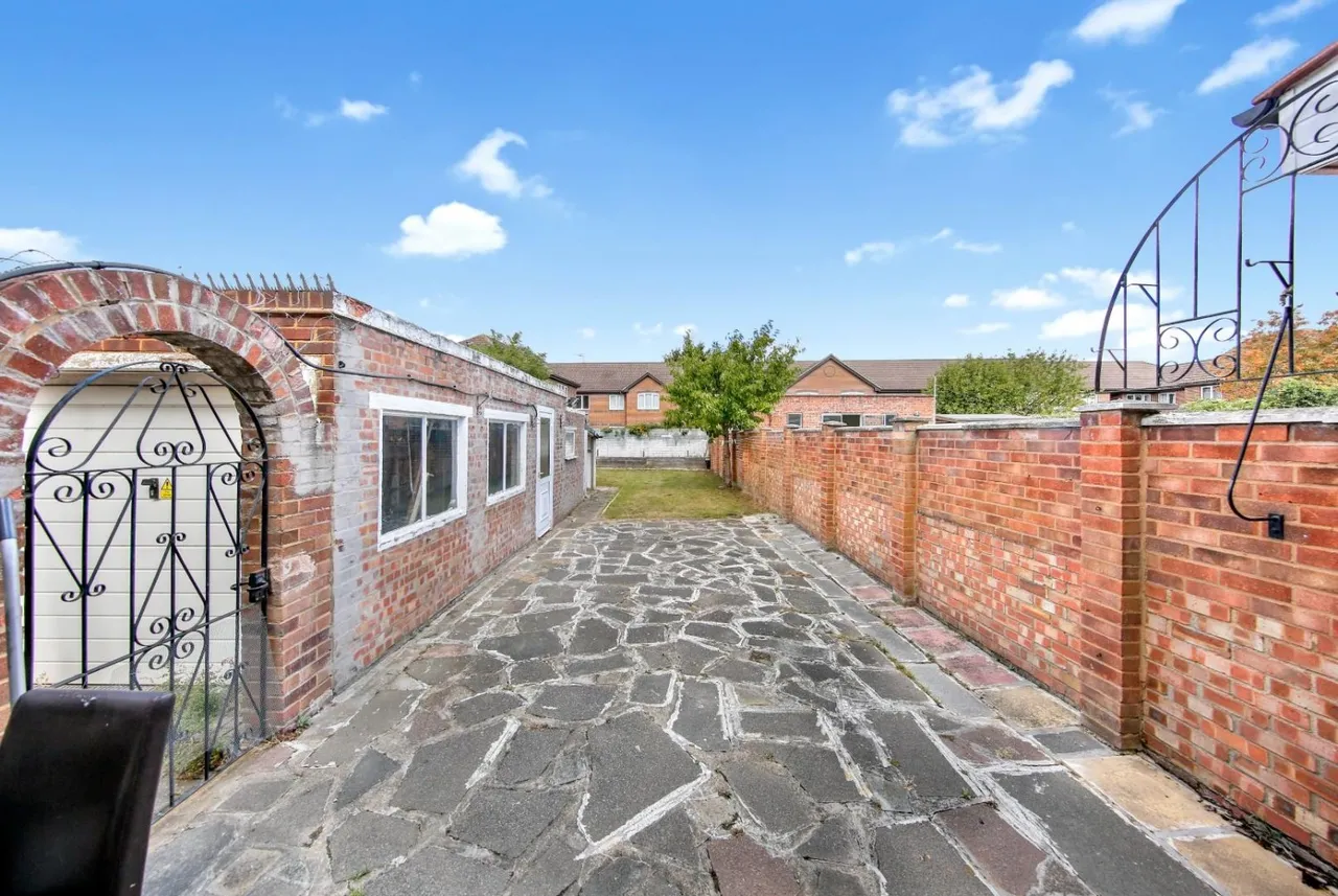 Tendring Way, Chadwell Heath, RM6, photo 22