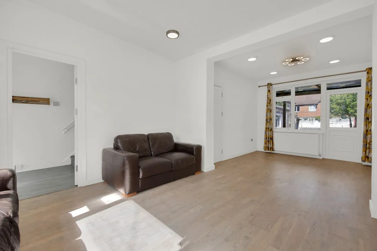 Tendring Way, Chadwell Heath, RM6, photo 5