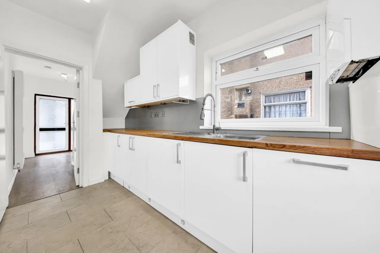 Tendring Way, Chadwell Heath, RM6, photo 10