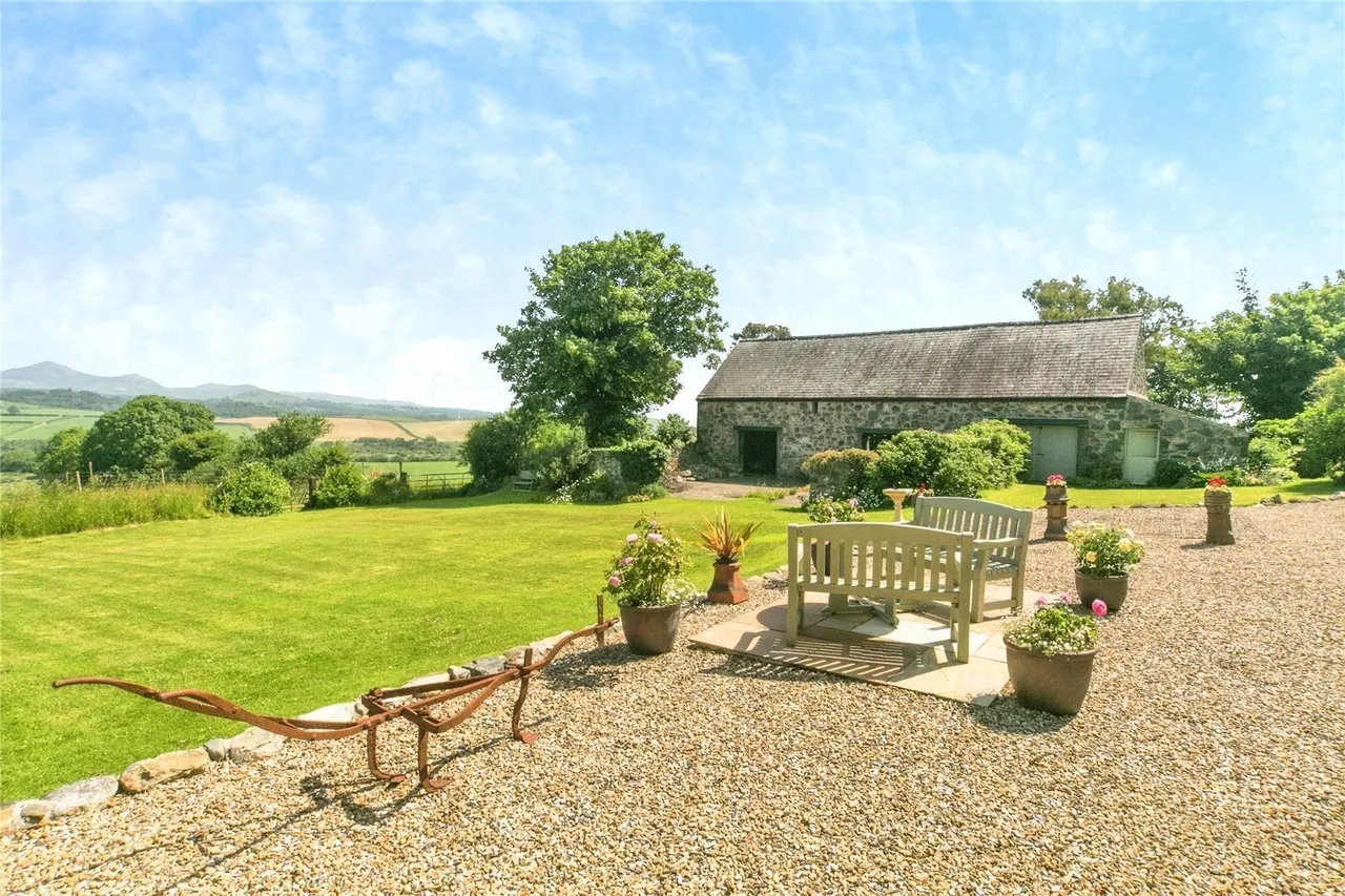 Near Rhydyclafdy, Pwllheli, LL53, photo 27