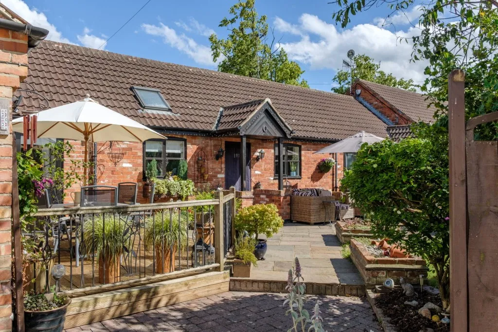 The Old Dairy, Wood Farm Court, NG11, photo 14
