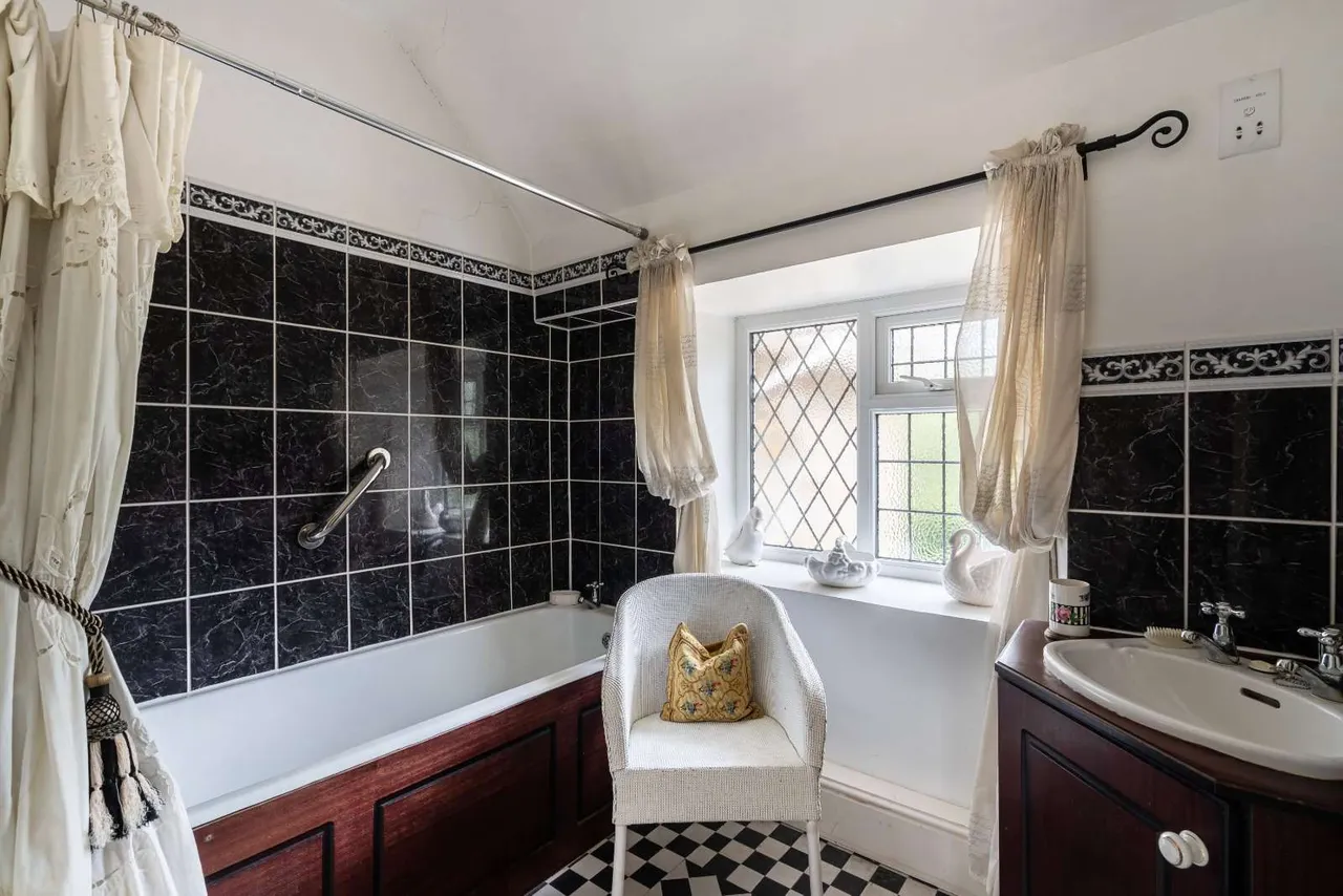 Knole Park, Almondsbury, South Gloucestershire, BS32 4BS, photo 11