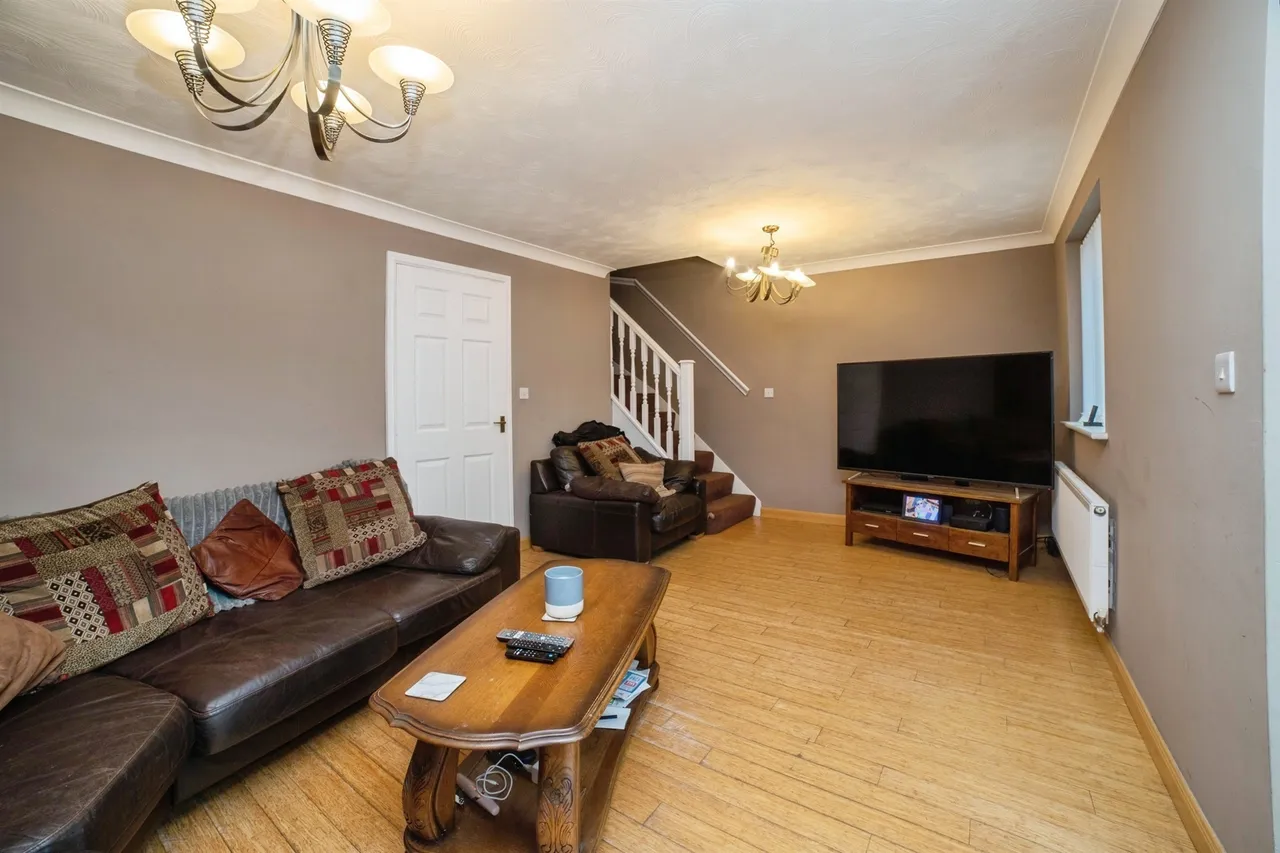 Mercia Court, Huthwaite, NG17, photo 3
