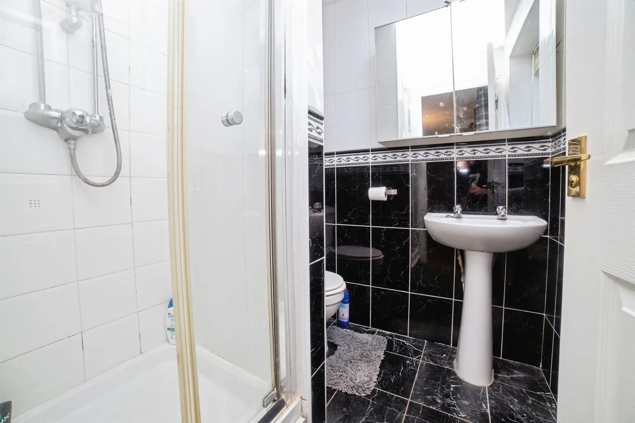 Mercia Court, Huthwaite, NG17, photo 15
