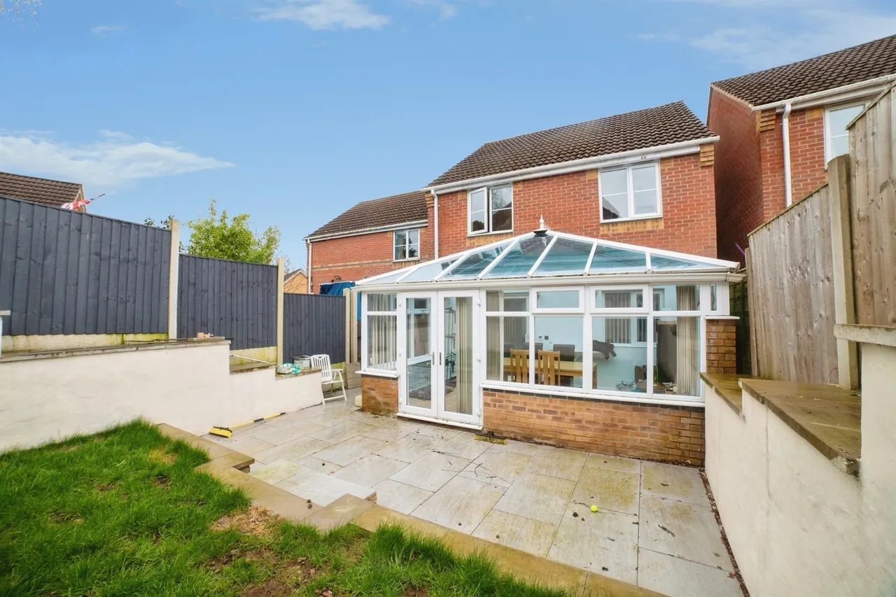 Mercia Court, Huthwaite, NG17, photo 2