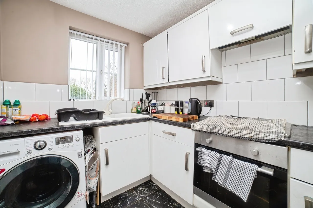 Mercia Court, Huthwaite, NG17, photo 9
