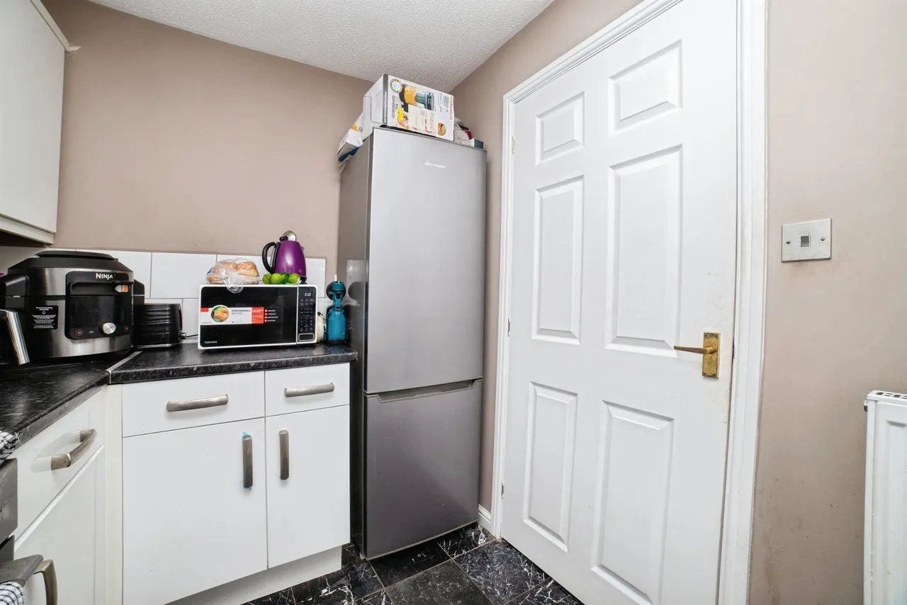 Mercia Court, Huthwaite, NG17, photo 10