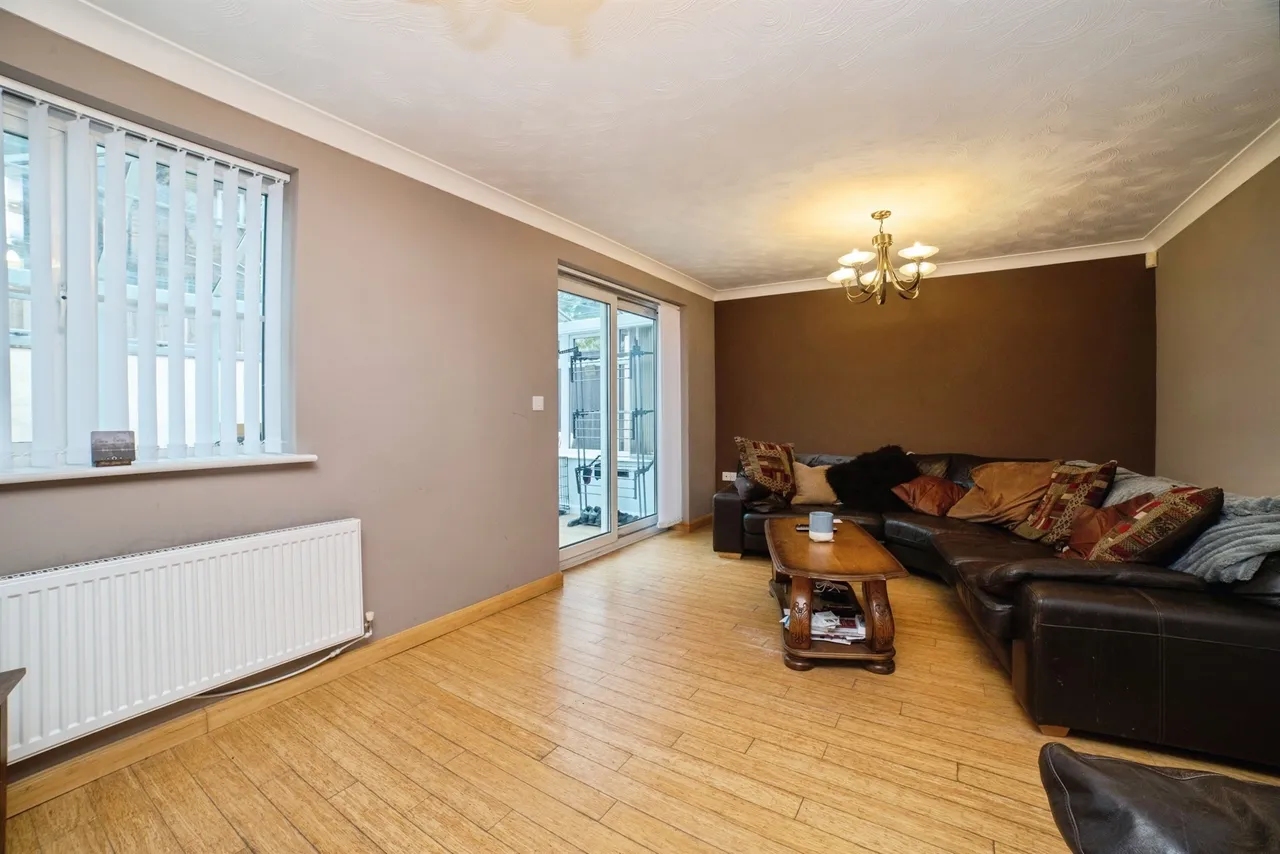 Mercia Court, Huthwaite, NG17, photo 5