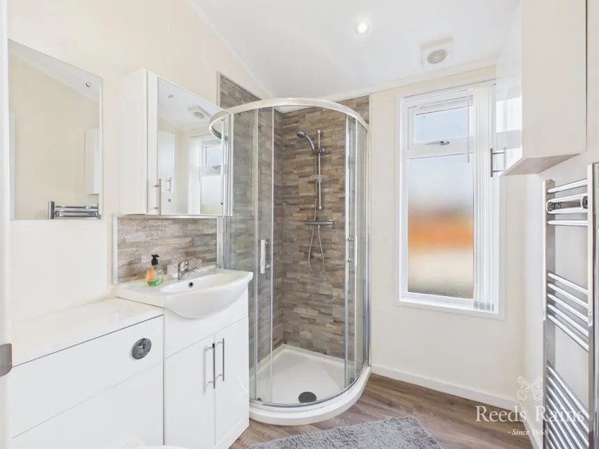 Sun Valley Road, Scarborough, YO12, photo 11