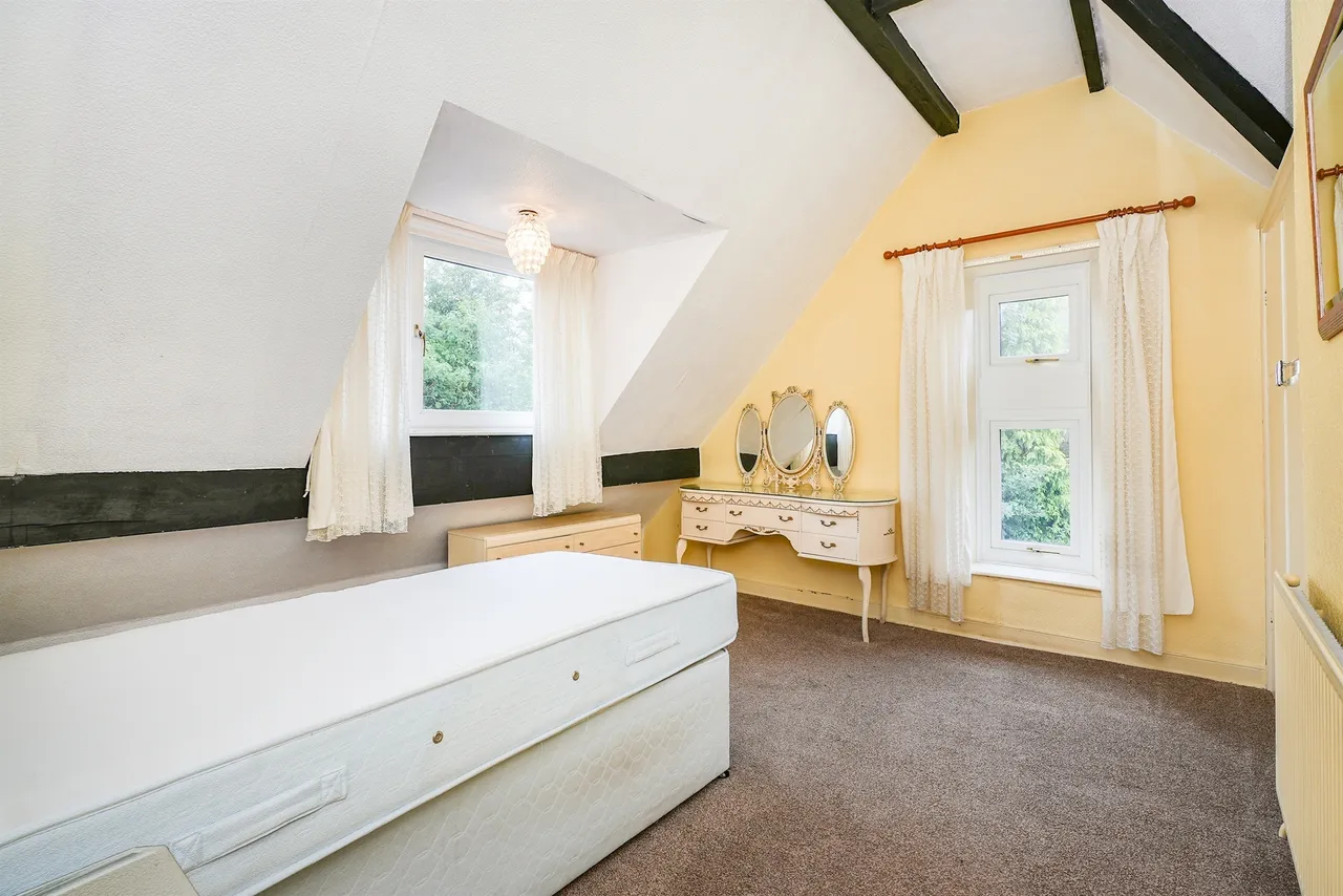 Penistone Road, Kirkburton, HD8, photo 9