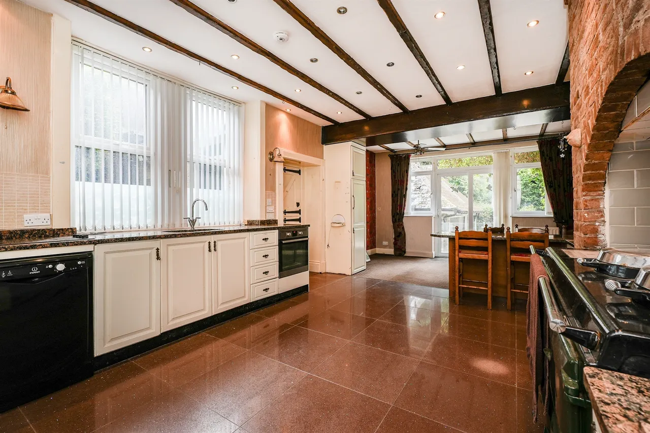 Penistone Road, Kirkburton, HD8, photo 6