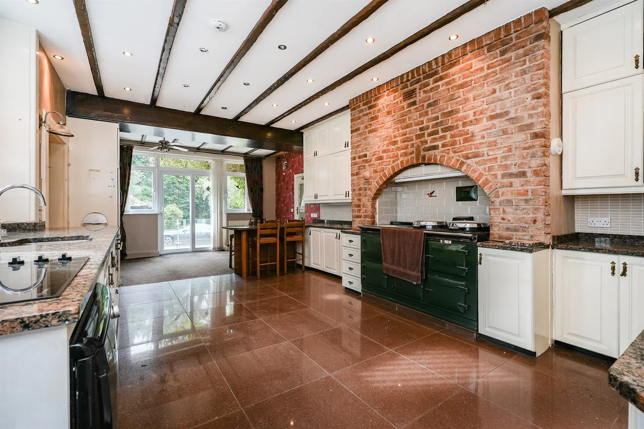 Penistone Road, Kirkburton, HD8, photo 2