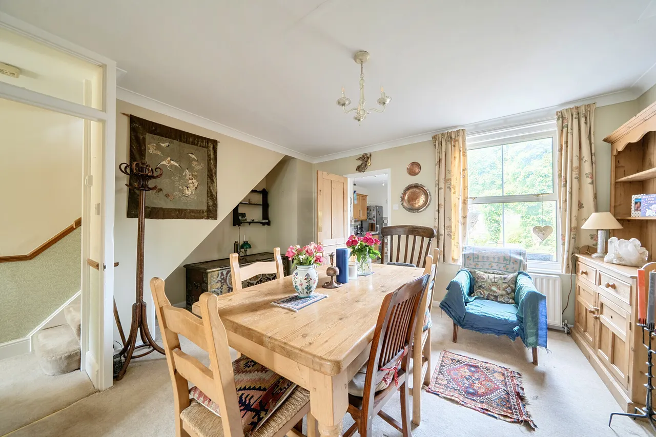 Swindon Road, Horsham, RH12, photo 9